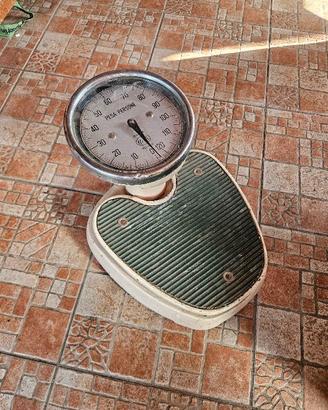 BILANCIA VINTAGE A.VI MILANO PESAPERSONE MODERNARI