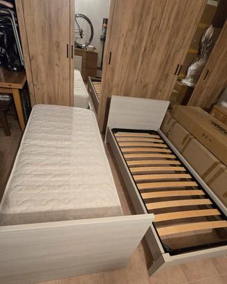 2 Letti Singoli + 1 materasso 1  Materaso di marca