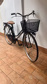 Bicicletta con cestino