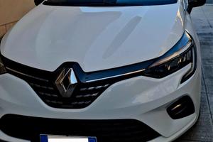 RENAULT CLIO 5 E-TECH