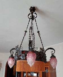 Lampadario vintage in ferro battuto stile Liberty 