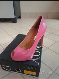 Décolleté spuntato in vernice fuxia