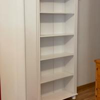Libreria in legno laccato