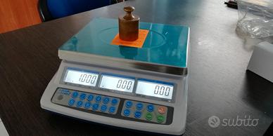 Bilancia elettronica quasi nuova/poco uso.