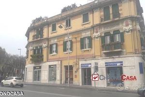 Piazza Cairoli, 2 vani uso ufficio