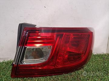 STOP FANALE POSTERIORE DESTRO RENAULT Clio Serie I