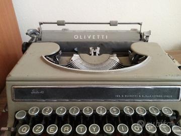 Macchina da scrivere vintage Olivetti studio 42