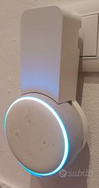 Echo Dot 3ª Generazione + Supporto da Parete