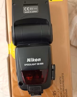 Flash Nikon SB-800 con scatola originale