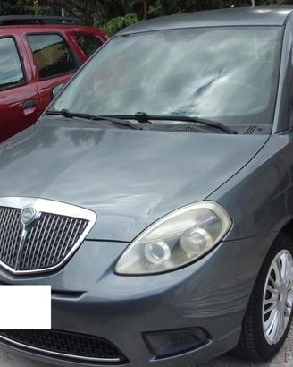 Lancia Ypsilon 1.2 69 CV Unyca
