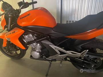 Kawasaki ER-6N 650 – 19.000 km  sempre garage