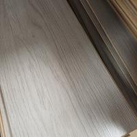 pavimento laminato rovere grigio