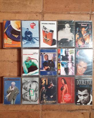 14 Musicassette vintage, nuove,ancora sigillate!