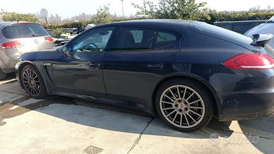 Porsche Panamera 3.0 Diesel – 300 CV – Anno 2014 2