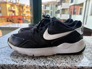 Nike Sneakers Nero/Bianco num 37.5