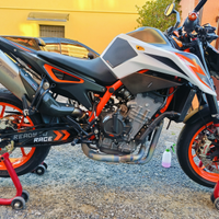 KTM Duke 890R