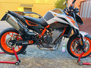 KTM Duke 890R