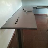 scrivania da ufficio porta computer