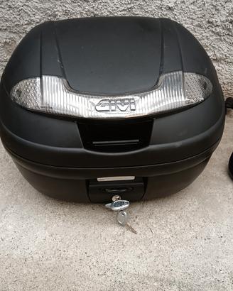 Bauletto GIVI completo di piastra e telaio,Benelli