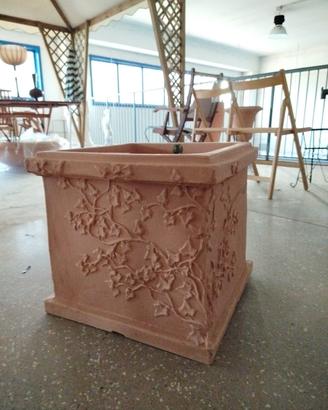 Vasi, anfore e oggettistica da giardino