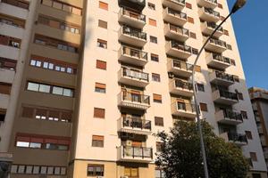 Via spinelli angolo via de gasperi 239 mq