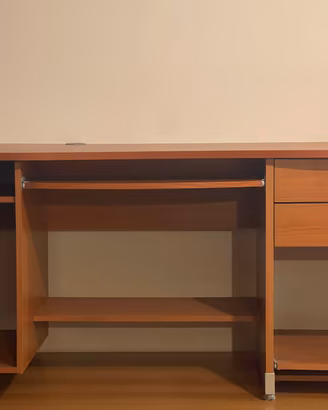 Scrivania in legno