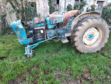 TRATTORE FORD 5000