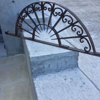 Arco sopraporta in ferro battuto antico