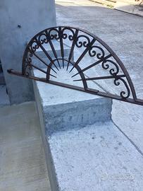 Arco sopraporta in ferro battuto antico