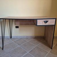 Scrivania Stile Industriale come nuova