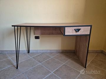 Scrivania Stile Industriale come nuova