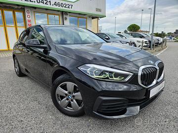 BMW 116 d 5p. Business Advantage/BLACKFRIDAY
