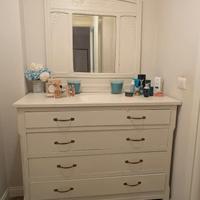 Cassettiera vintage con specchio in legno bianco