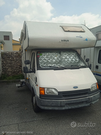 Camper mansardato Ford - pronto all'uso