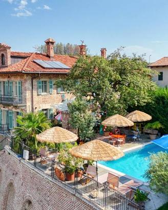 Rustico / Casale di 365 m² con più di 5 locali e b