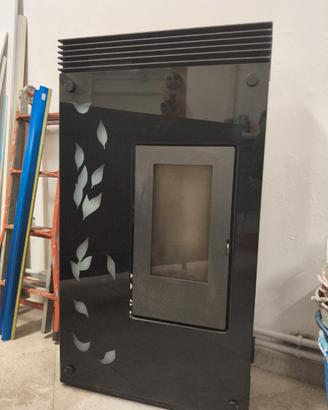 “Stufa a pellet Eva Calòr ASIA 6 kW – design vetro