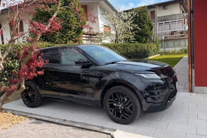 RANGE ROVER EVOQUE R-DYNAMIC SE TOTAL BLACK
