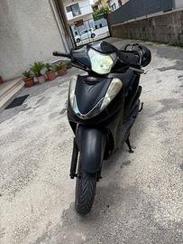 Sh 300 pari al nuovo