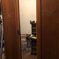Armadio antico in legno