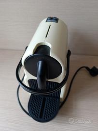 macchina da caffe Nespresso DeLonghi.