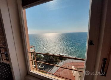 Sanremo. Monolocale OpenSpace sul mare.