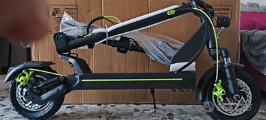 Monopattino elettrico (500w/1000w picco)NUOVO