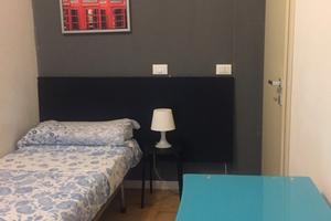 Singola con bagno in camera e uso cucina in condiv