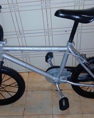 Bici MountainBike. Misura 14. Unisex 
