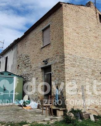 Rustico / Casale di 125 m² con 2 locali a Scerni