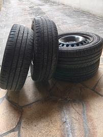  pneumatici per autovettura 