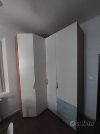 Armadio ad angolo camera da letto