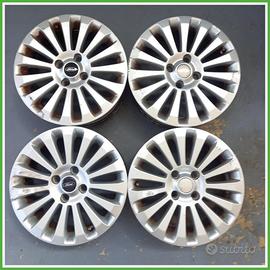 Cerchi in Lega Ford Fiesta 6 Serie 16 pollici 16