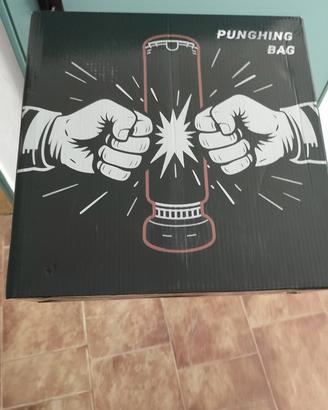 sacco da box, guanti e pompa