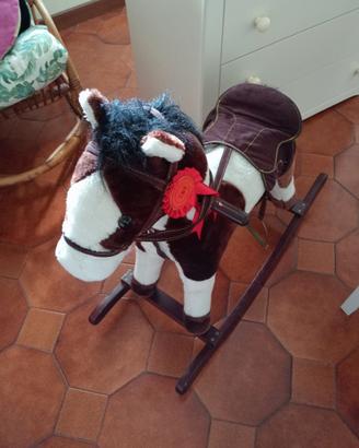 Cavallo a dondolo